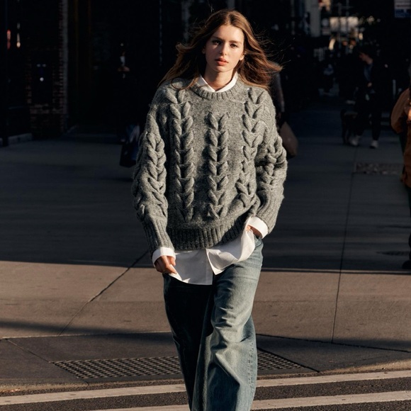 NWT ZARA CABLE KNOT SWEATER SIZE S - Picture 3 of 7